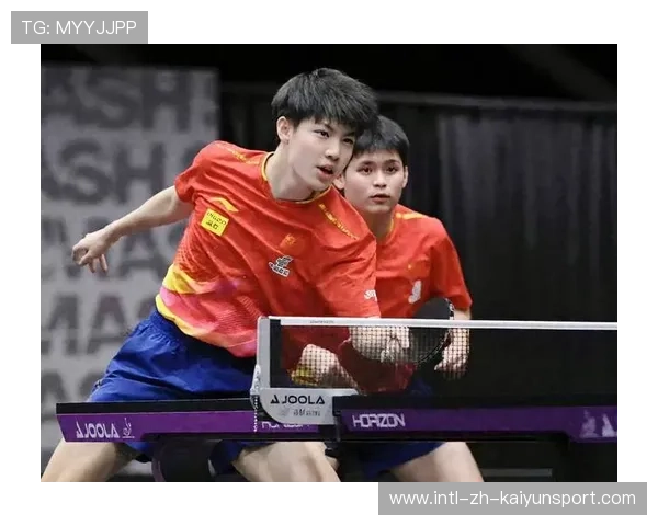 男双组合专注提升轮转默契，攻守衔接更迅速